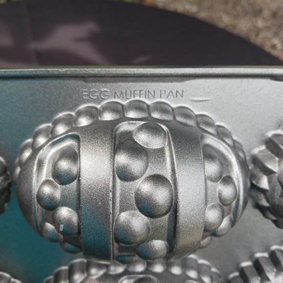 Nordic Ware Easter Eggs Cake Pan - Picture 5 of 7